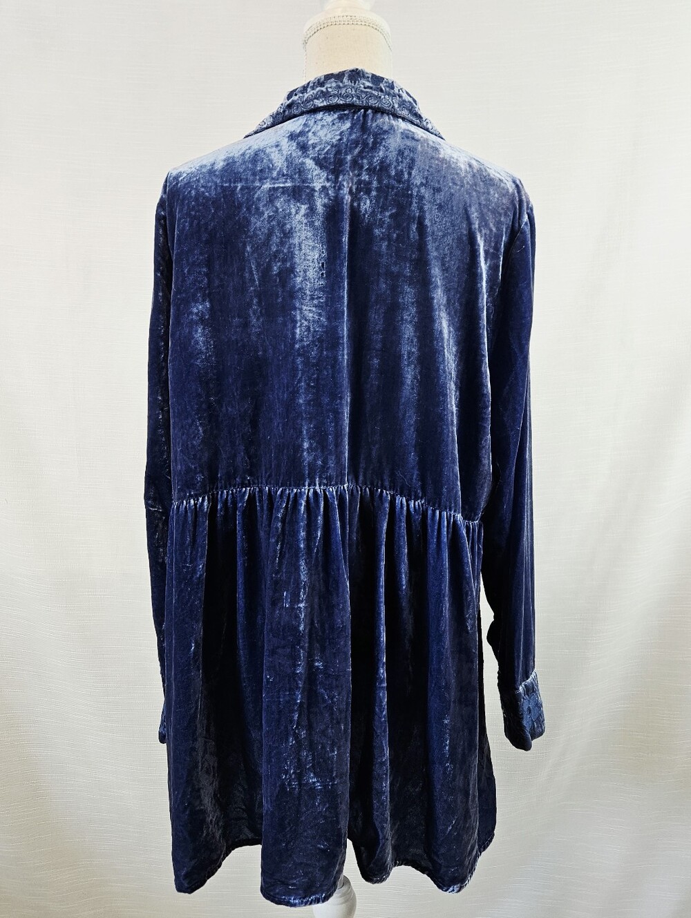 Soft Surroundings Plus Size Crushed Velvet Floral Embroidered Tunic 1X - Picture 11 of 14